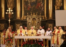 Lubelscy biskupi podczas Mszy św. inaugurującej Rok Wiary
