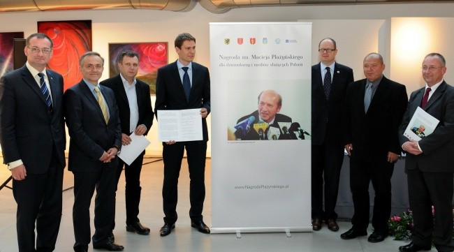 Prezydenci Gdyni, Gdańska i Sopotu 5 czerwca br. podpisali się pod inicjatywą powstania nagrody