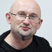  Ks. Mirosław Kurek od lat pomaga osobom uzależnionym
