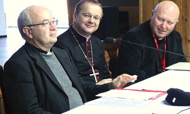  Na program sympozjum złożyły się nie tylko wykłady, ale także dyskusje panelowe, prezentacje, a przede wszystkim modlitwa za dzieło nowej ewangelizacji