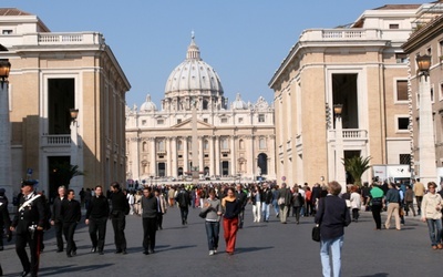 Synod: O sektach, rodzinie i katechezie
