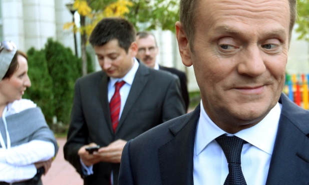 Tusk o in vitro: Ominiemy Sejm. Zoll: Nie wolno