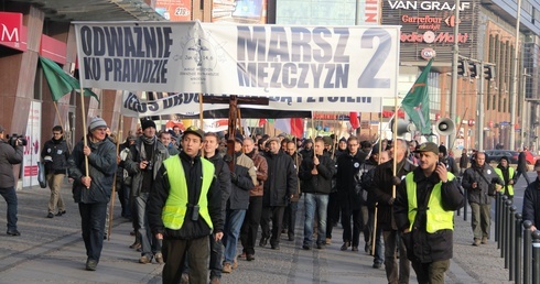 W ubiegłorocznym marszu wzięło udział ok. 600 osób. Organizatorzy liczą, że w niedzielę panów będzie jeszcze więcej