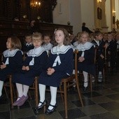 Najmłodsze dzieci złożyły uczniowskie ślubowanie