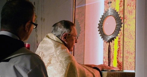 Inauguracja wieczystej adoracji w kościele franciszkanów 