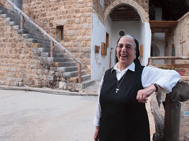 – Mikrobem świętości zaraził nas św. Szarbel – śmieje się s. Clemence