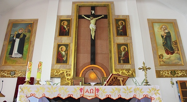  W ubiegłym roku umieszczono w kościele nowy ołtarz główny 