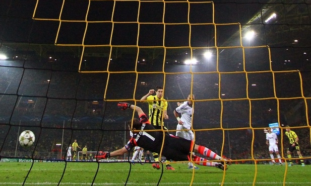 Lewandowski pogrążył Real!