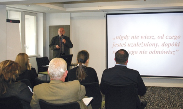 – Nigdy nie wiesz, od czego jesteś uzależniony, dopóki sobie tego nie odmówisz – przekonywał zebranych dr Bohdan Woronowicz