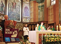  Inauguracyjnej Eucharystii w katedrze przewodniczył bp Tadeusz Rakoczy