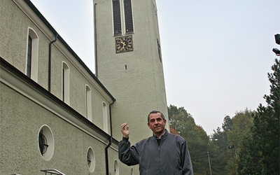– Dzięki przebudowie kościół stał się znacznie wyższy – mówi proboszcz  ks. Antoni Pleśniak