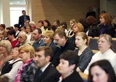  W budynku Urzędu Wojewódzkiego zebrało się wiele osób pragnących rozmawiać o rodzinie 