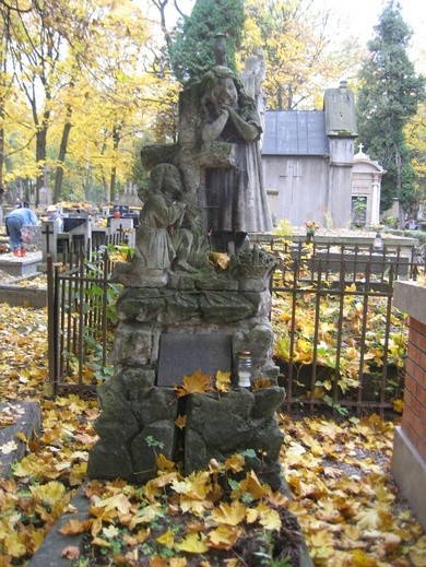Cmentarz Rakowicki jesienią