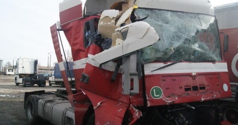 Ciężarówka sprawcy wypadku nadaje sie tylko na złom