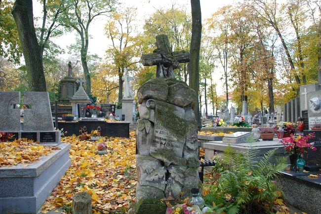 Kwesta na zabytkowe pomniki i nagrobki