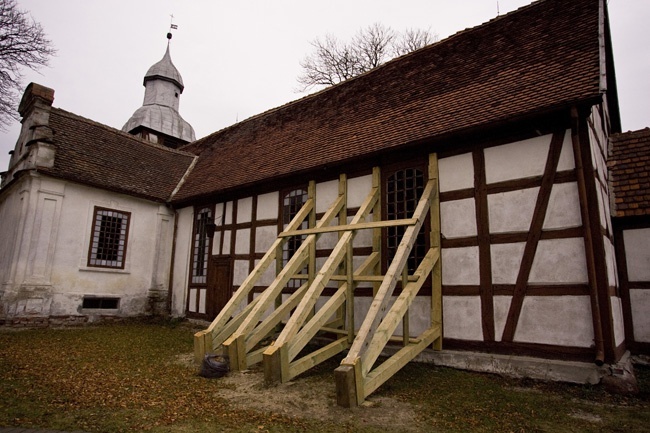 Ratują kościół w Tychowie