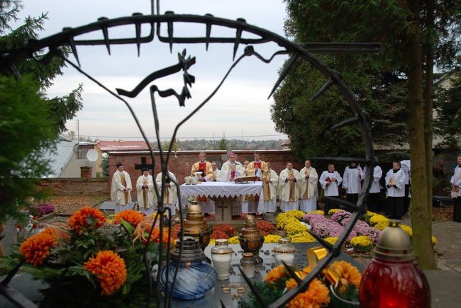 Modlitwa za zmarłych w Sandomierzu 