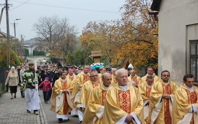 Uroczystość ogłoszenia sanktuarium św. Józefa Bilczewslkiego w Wilamowicach