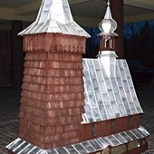  Miniaturowa replika spalonego kościoła z Łękawicy