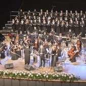 130 muzyków, chóry i orkiestra kameralna