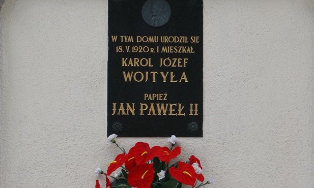 Upamiętnią Papieża - Pielgrzyma