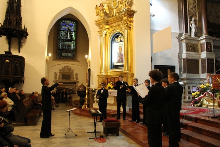 „Pueri Cantores Tarnovienses” w hołdzie poległym