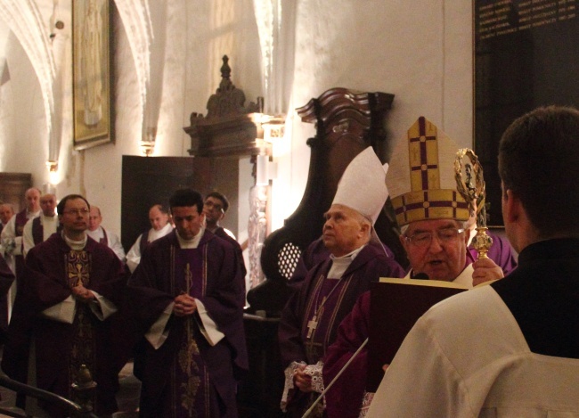 Eucharystia za zmarłych biskupów