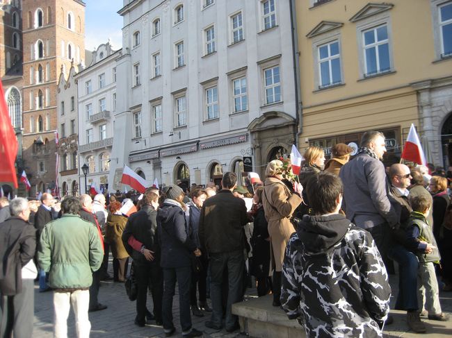 Świętowanie niepodległości na krakowskim Rynku Głównym