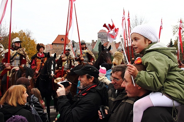 W zamyśle organizatorów gdańska Parada Niepodległości ma łączyć, a nie dzielić. Tegoroczne wydarzenie odbyło się w miłej atmosferze.  