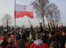 Myśliwskie sztandary pochyliły się nad grobami poległych za ojczyznę w 1920 r.