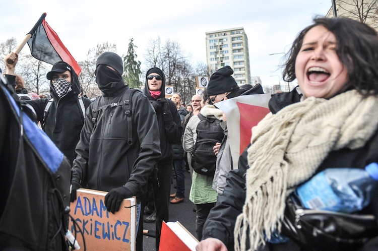 Demonstracja skrajnie lewicowego "Porozumienie 11 Listopada"