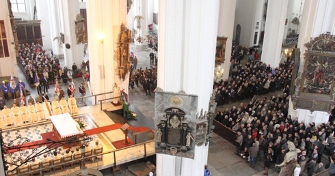 Uroczystości w bazylice Mariackiej zgromadziły setki wiernych