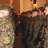 Żołnierze w katowickiej katedrze 11 listopada