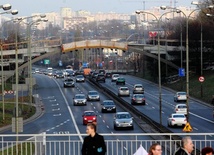 Dojazdy do pracy kosztują. Ale zarobki w stolicy są wyższe