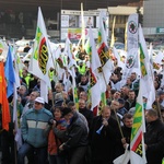 Protest związkowców przed Śląskim Urzędem Wojewódzkim