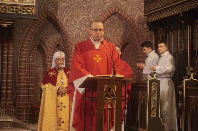 Koptyjski biskup o prześladowaniach chrześcijan w Egipcie 