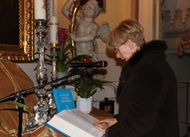 Czytanie Pisma Świętego w kościele św. Jakuba w Skierniewicach