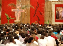 Kanony z Taize wypełniły Rwandę