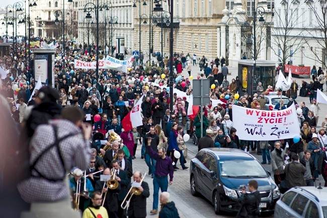 Marsz Świętości Życia, który odbył się w Warszawie 25 marca 2012 r., to przykład aktywności katolików  w życiu publicznym
