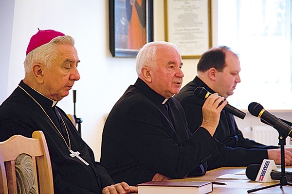 Sekretarz generalny synodu, ks. prof. Władysław Nowak podkreślał, że synod jest dziełem przede wszystkim abp. Wojciecha Ziemby