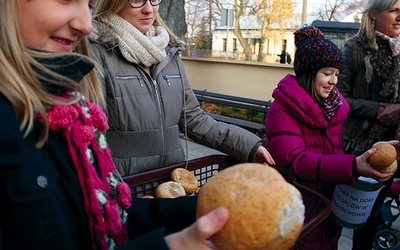  „Elżbietki” były rozdawane parafianom po każdej Mszy św.