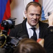 Tusk: Miliard w tę, czy miliard w tę...