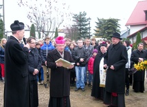 W uroczystości zawieszenia wiechy wziął udział arcybiskup metropolita gdański Sławoj Leszek Głódź