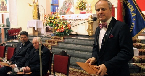 "Uświęcający świat" nagrodzeni