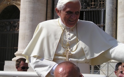 Papież: Kościół znakiem nadziei dla wszystkich