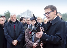 – Ten nowoczesny karabin będzie produkowany tu, w Radomiu – mówi minister Mikołaj Budzanowski 