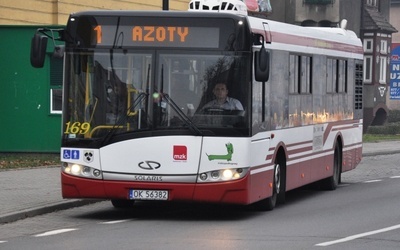 Koncertują w jadących autobusach