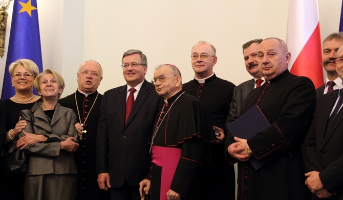 Pamiątkowe zdjęcie na zakończenie uroczystości