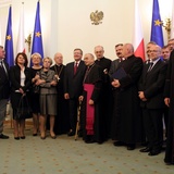 Łowicka bazylika uhonorowana w Pałacu Prezydenckim