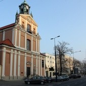 Kościół Narodzenia NMP na Lesznie bardziej znany jest pod nazwą" kościół przesuwany"